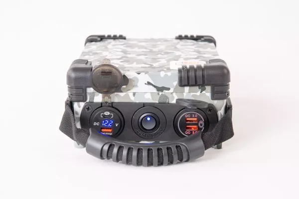 Baterka do bivaku 12V s USB výstupmi a vypínačom