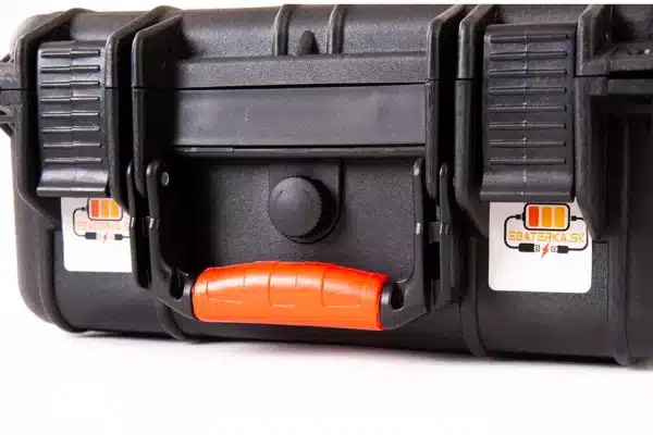 Baterka do clnu 70Ah Li-ion bateria na elektromotor detail prednej casti