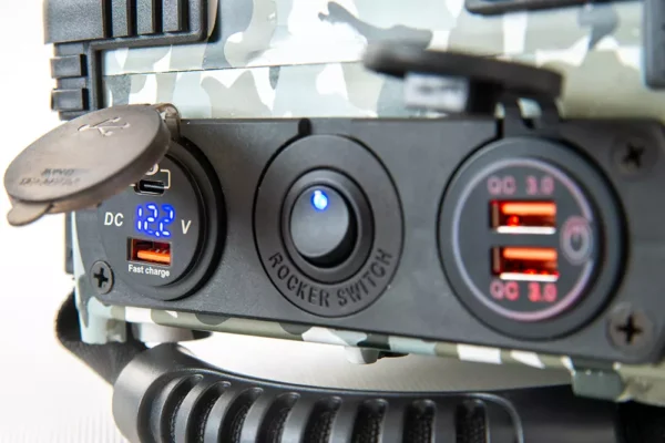 Baterka na ryby s hlavným vypínačom