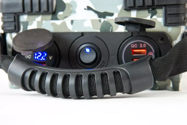 Pogumovaná rukoväť – baterka do bivaku